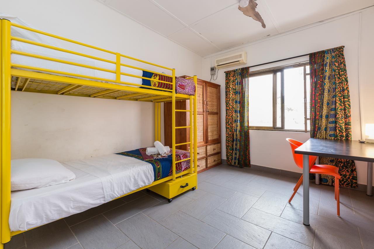 Agoo Hostel (Adults Only) Accra Exteriör bild