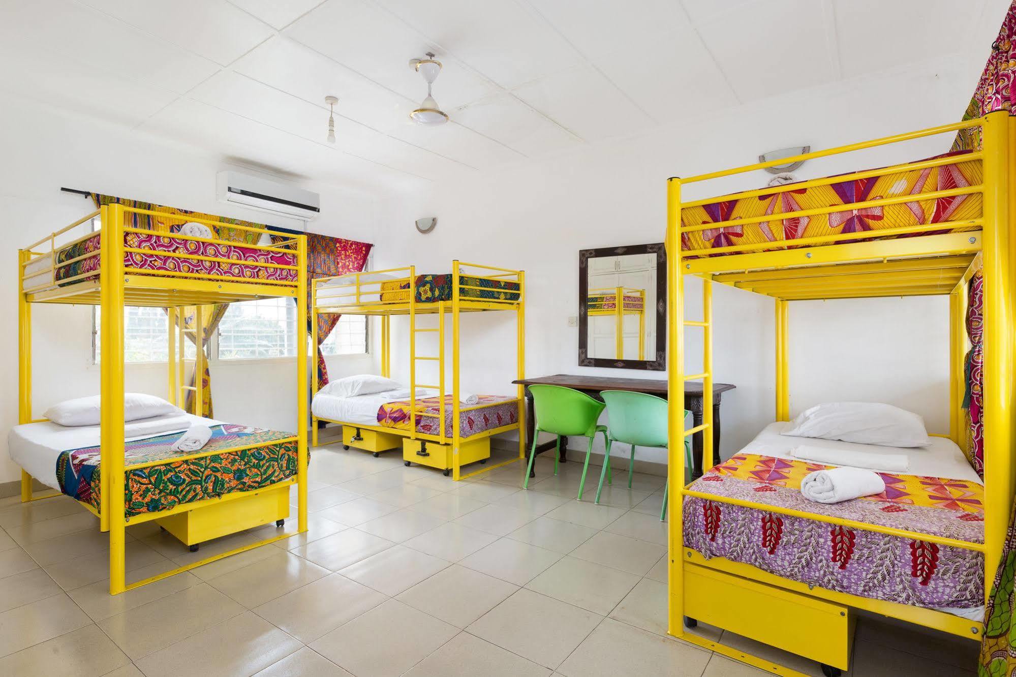 Agoo Hostel (Adults Only) Accra Exteriör bild