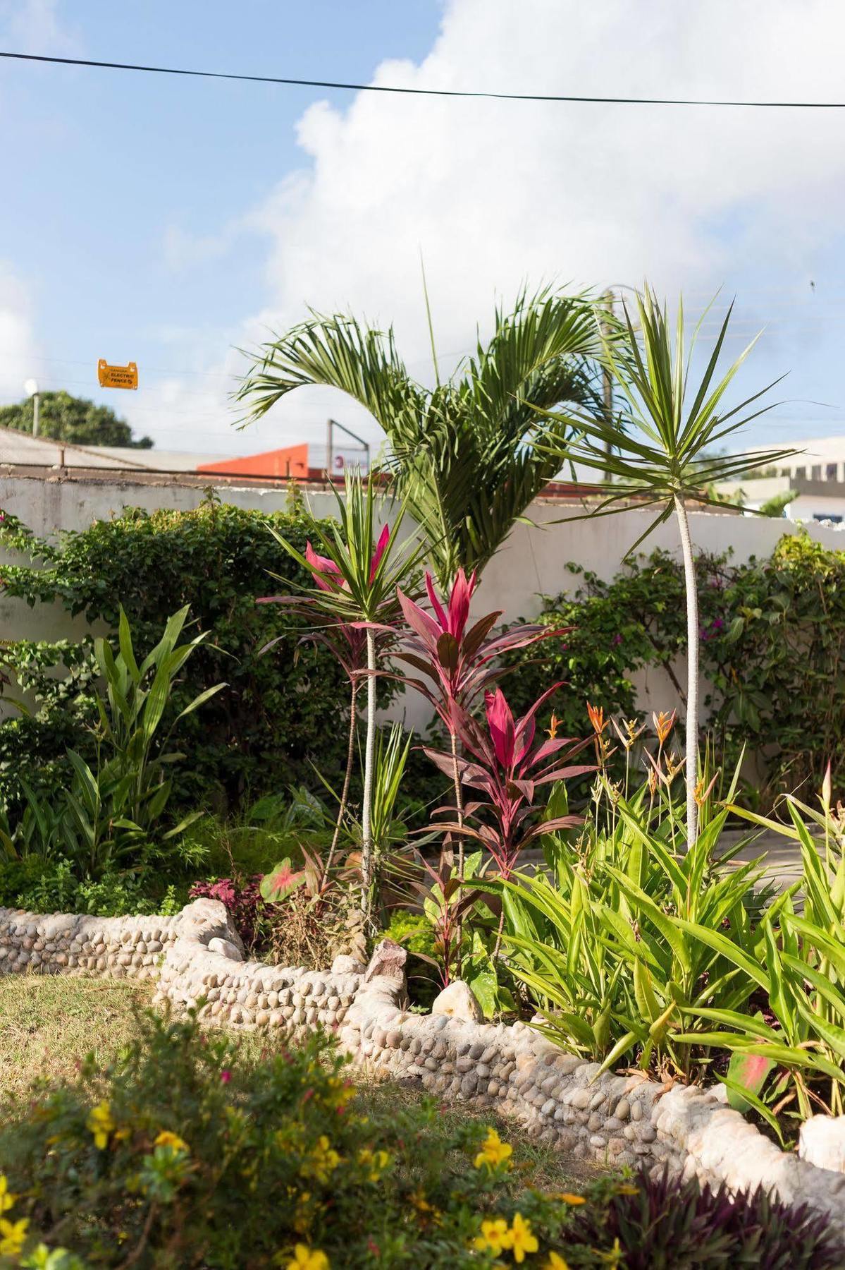 Agoo Hostel (Adults Only) Accra Exteriör bild