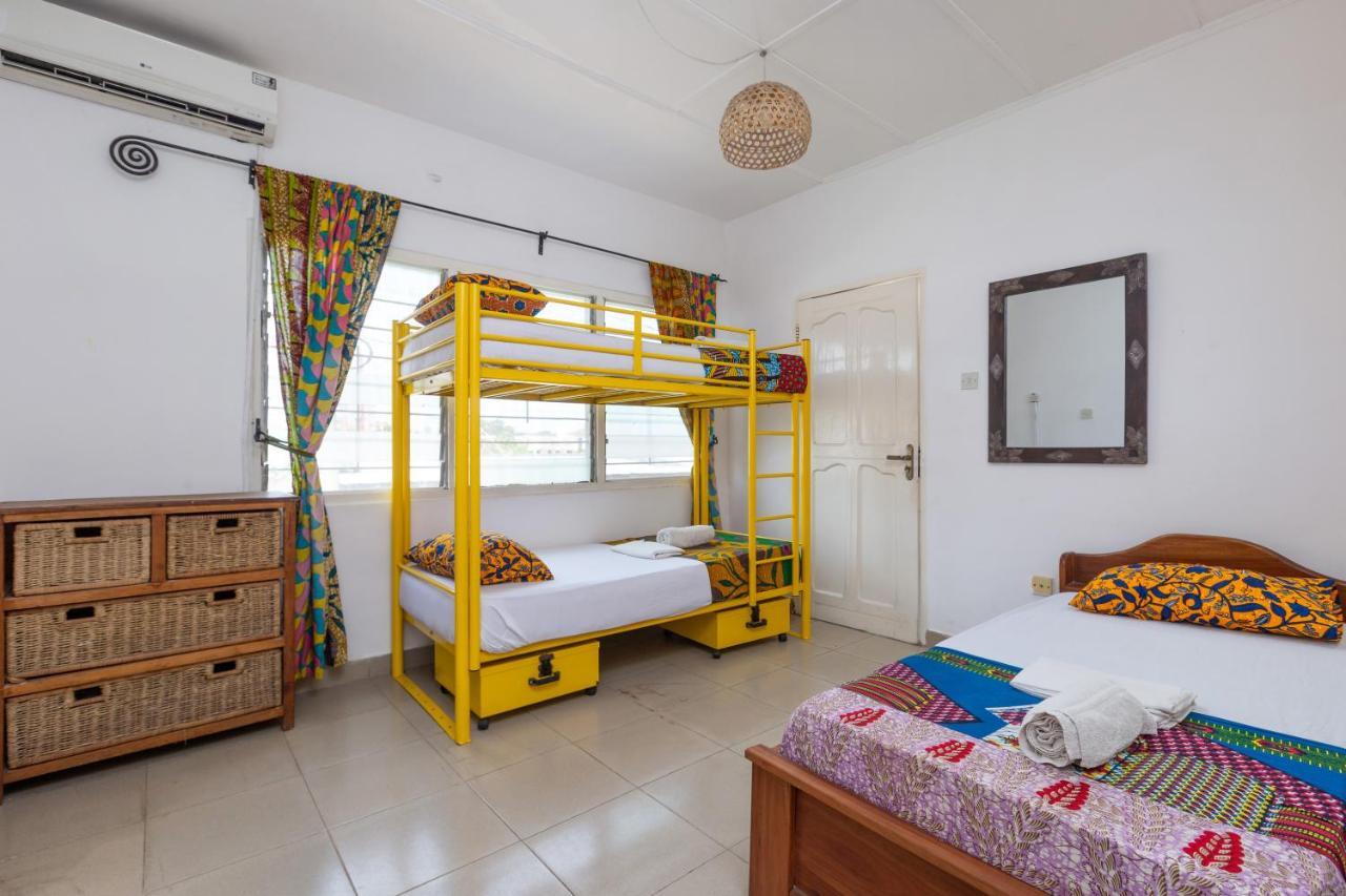 Agoo Hostel (Adults Only) Accra Exteriör bild